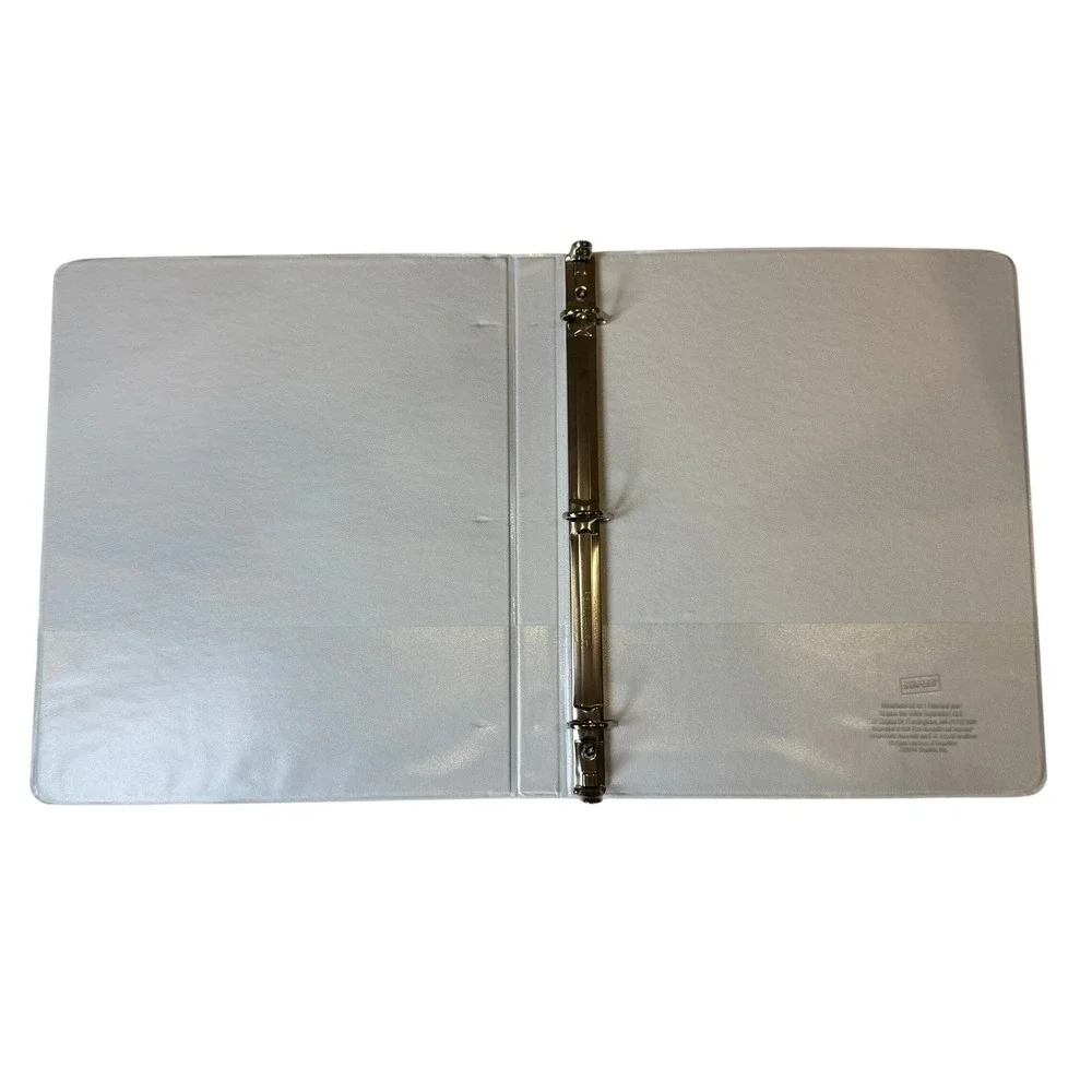 Staples Standard 0.5 Inch 3-Ring View‎ Binder White 120 Sheet Capacity 24858